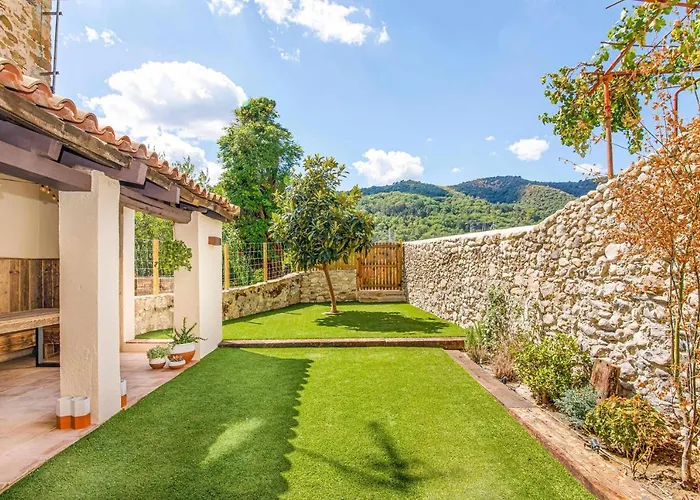 El Molino de Besalú Casa con jardín