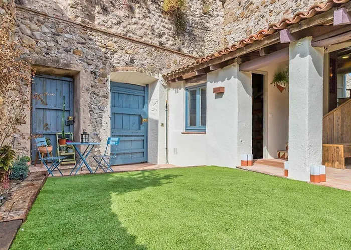 El Molino De Besalu Casa Con Jardin